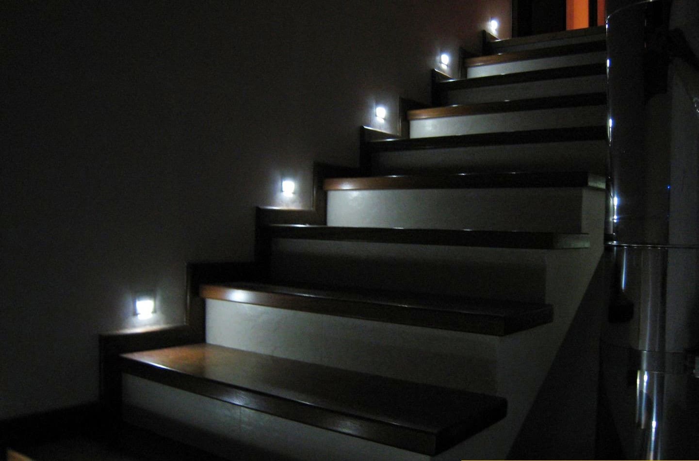 Ứng dụng đèn led gắn tường